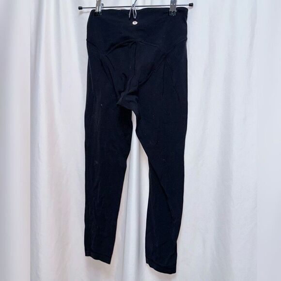 Lululemon black crossed-front seam cropped leggings | Sz 4 - Picture 4 of 6